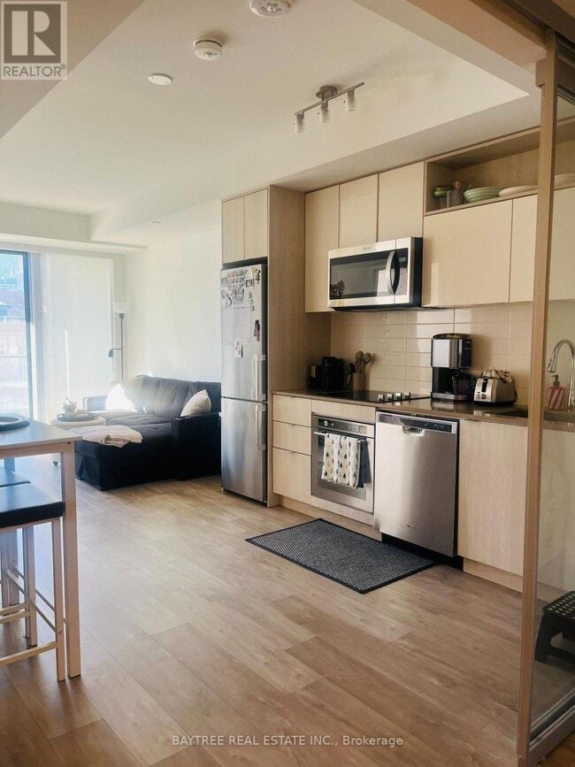 Building Photo - 121 Lower Sherbourne St