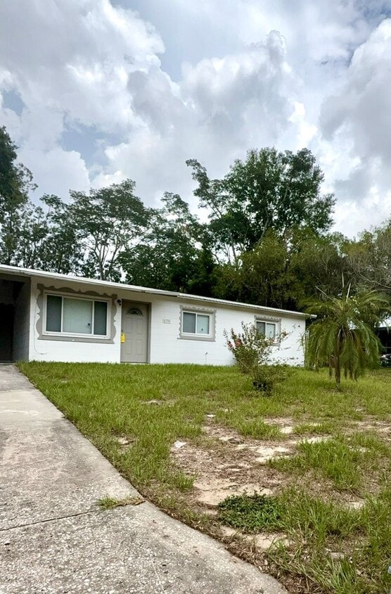 Primary Photo - 3 bedroom, 1 bathroom single family home i...