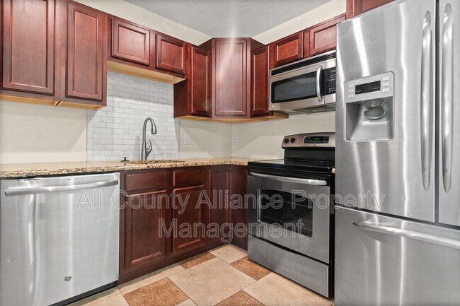 Foto del edificio - 29828 Cooper Rd