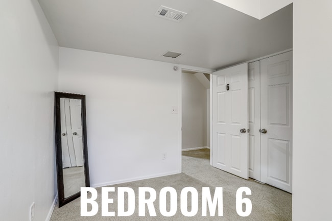 Foto del edificio - 2860 S Golden Way