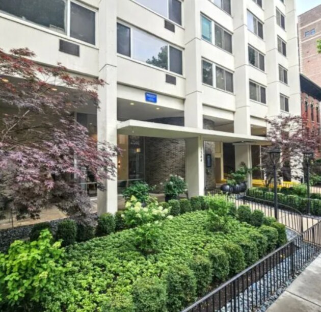 Foto del edificio - 1356 N Dearborn St