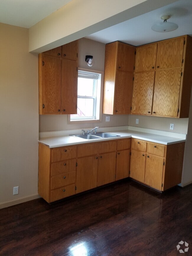 The East View Apartments under 2,500 Akron, OH 1 Rentals