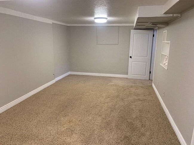 Building Photo - 3720 W Meadow Dr