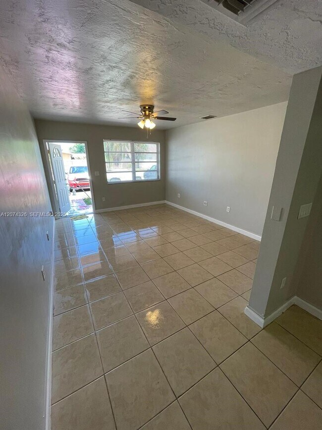 Foto del edificio - 1567 NW 60th Ave