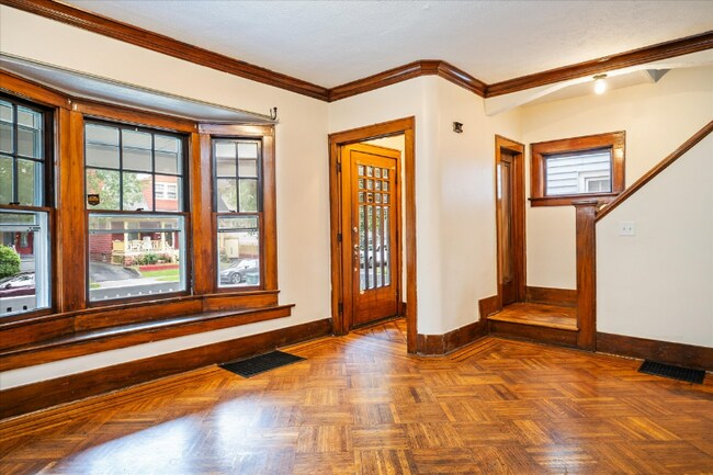 Building Photo - 364 Rosewood Terrace