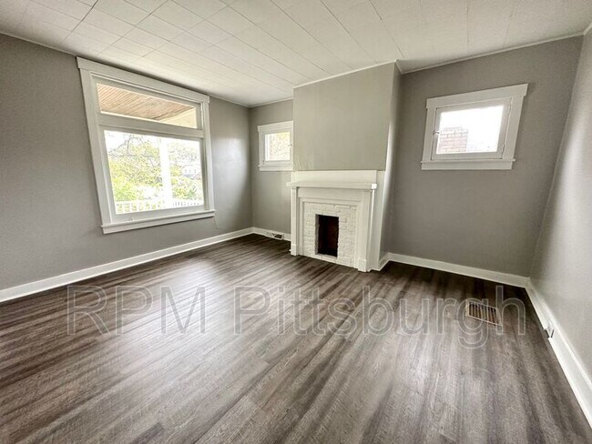 Building Photo - 307 Forest Ave