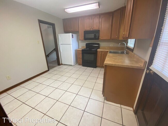 Building Photo - 4 br, 2.5 bath House - 313 Lakeside Drive