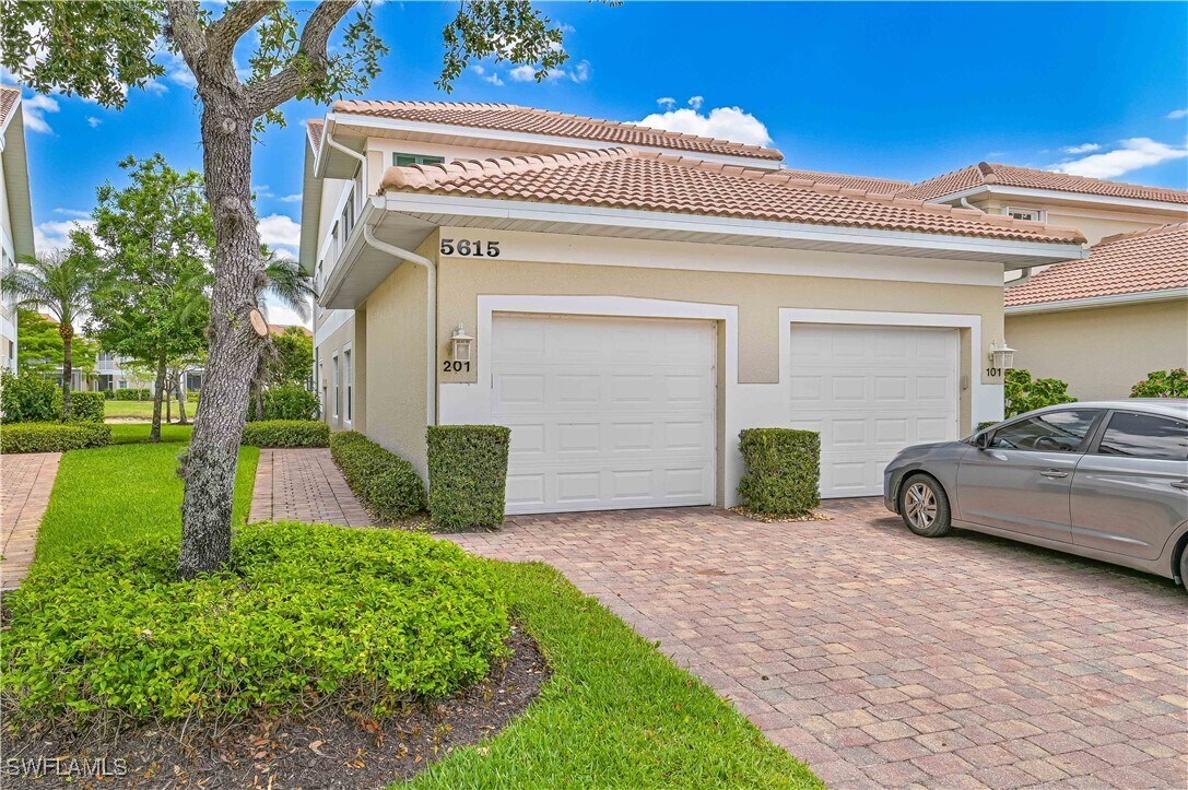 Foto principal - 5615 Sherborn Dr