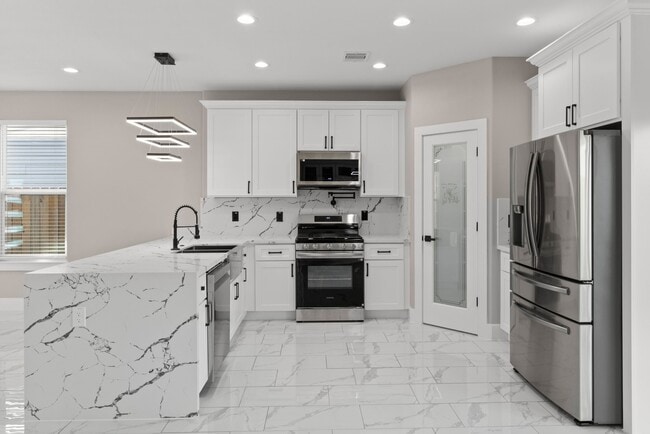 Foto del edificio - 7925 Colonial Ln