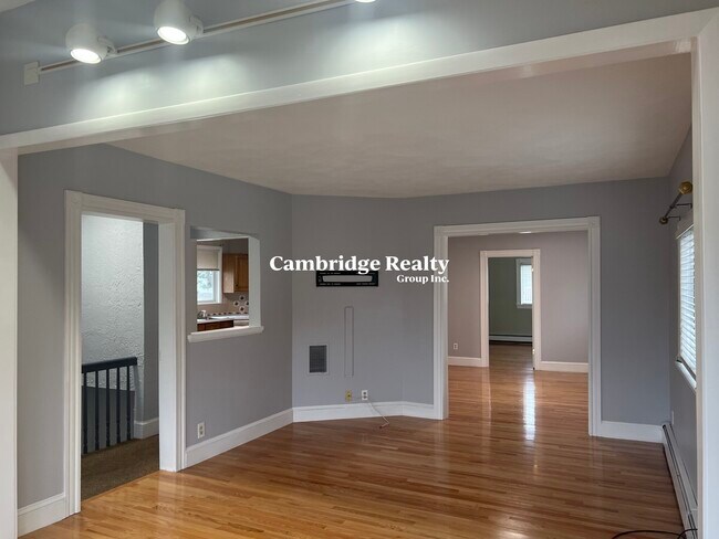 Building Photo - 179 Emerald St