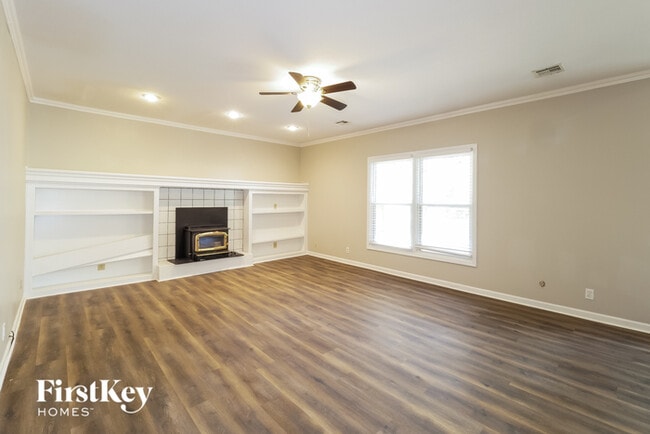 Building Photo - 8220 Lichtenauer Dr