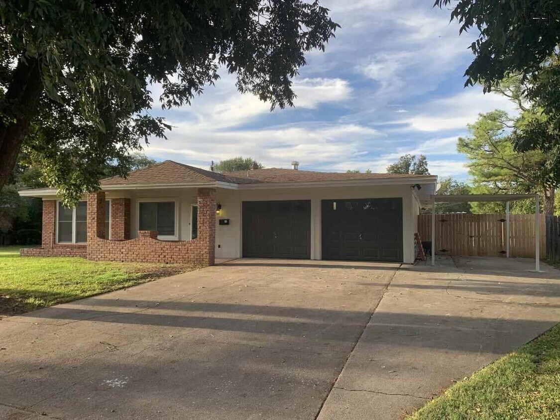 Primary Photo - 4418 McCrory Ave