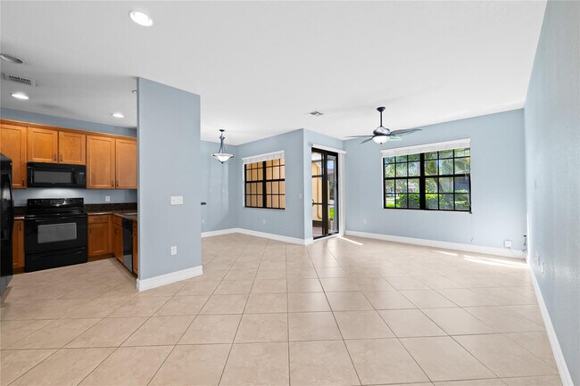 Foto del edificio - 10810 NW 74th Dr