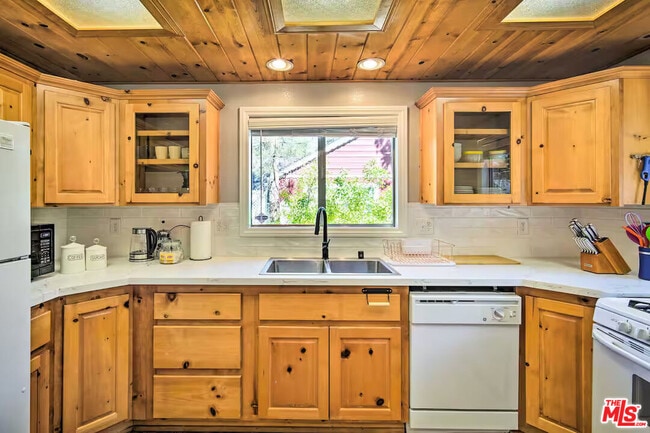 Foto del edificio - 161 Moreno Ln