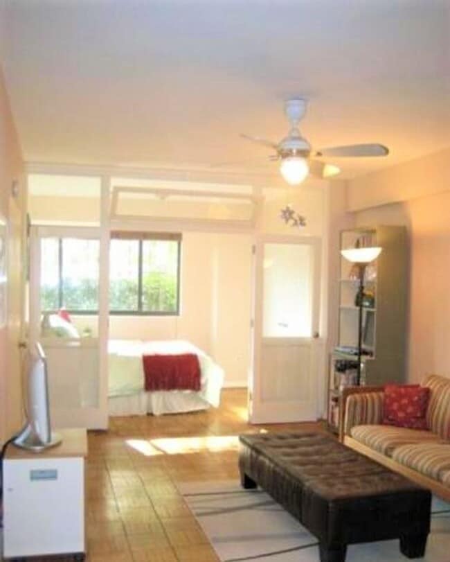 Building Photo - Spectacular Scott Circle Solarium Studio A...