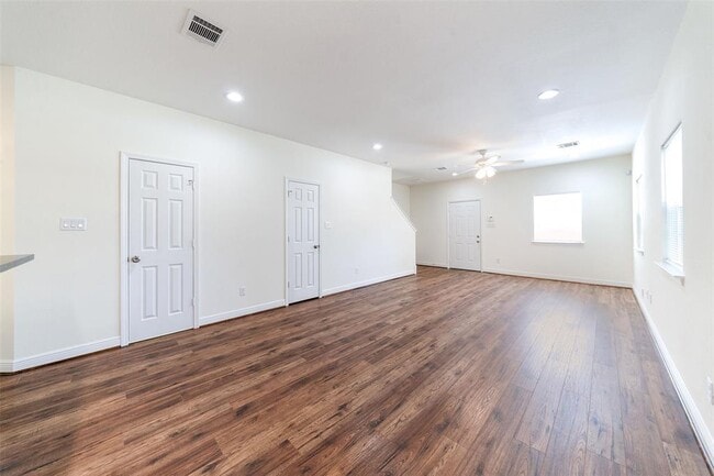 Building Photo - 5011 Mallow St