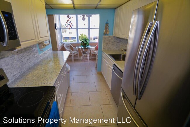 Building Photo - 2 br, 2 bath House - 4700 Ocean Beach Blvd...