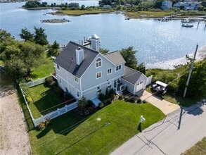 Building Photo - 31 Franks Neck Rd
