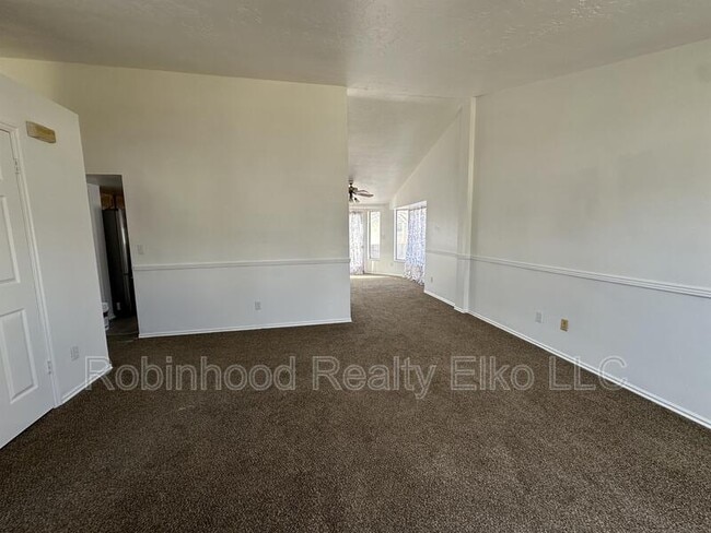 Building Photo - 1235 Dotta Dr