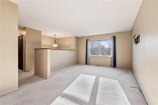 Building Photo - 117 Persimmon Pl