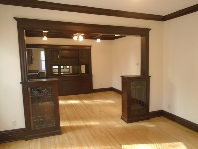 Building Photo - 3034 Knox Ave S