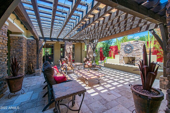 Building Photo - 9436 E Desert Village Dr