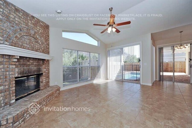 Building Photo - 1800 Wood Haven St