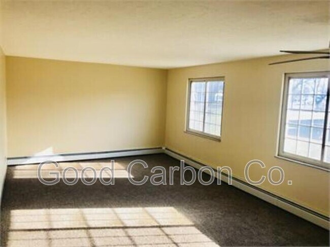 Building Photo - 299 Beattie Ave