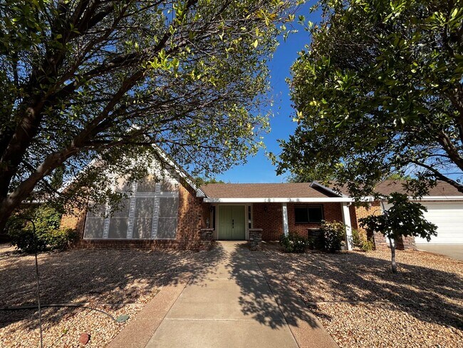 Foto del edificio - SPACIOUS HOME IN SANTA CLARA COMING SOON!