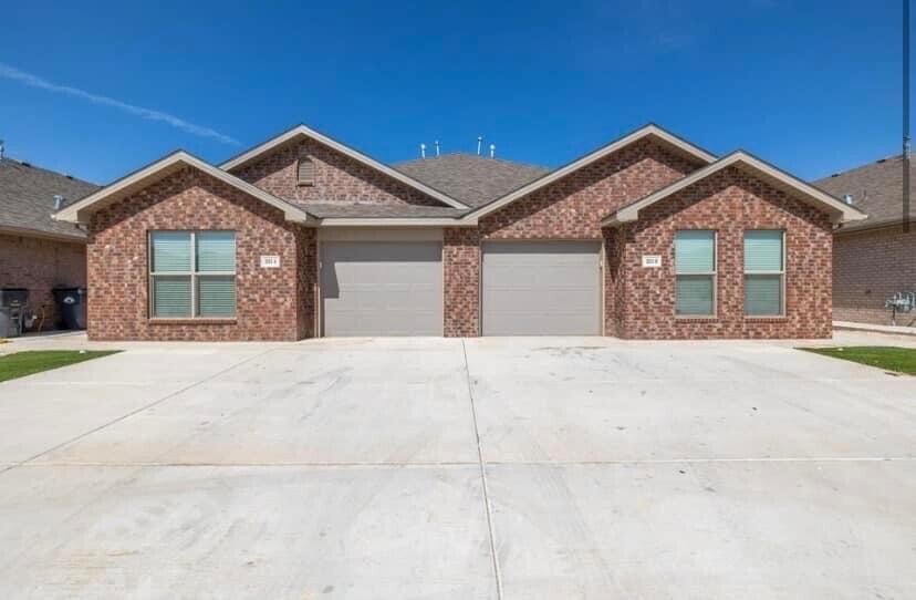 Foto principal - 2109 N Avenue K