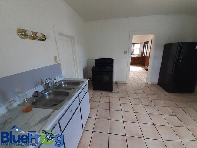 Building Photo - 855 Elmore St