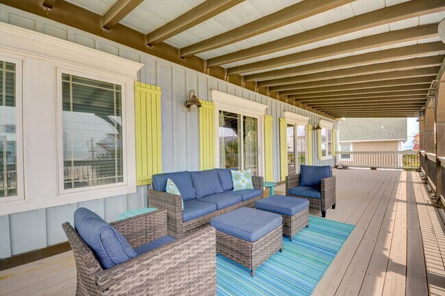 Building Photo - OFF SEASON Ocean View Rental- November 1, ...
