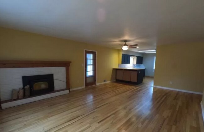 Building Photo - 1704 Dale Ct