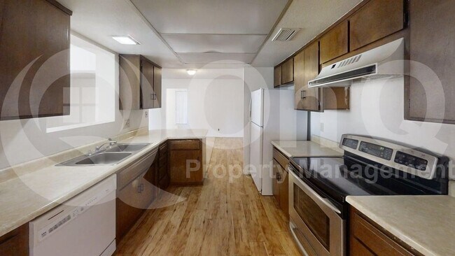 Foto del edificio - 570 N Villa Nueva Dr