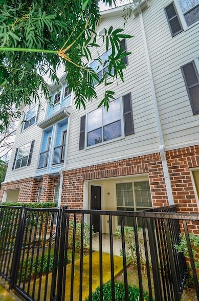 Photo - 9200 Westheimer Rd Apartment