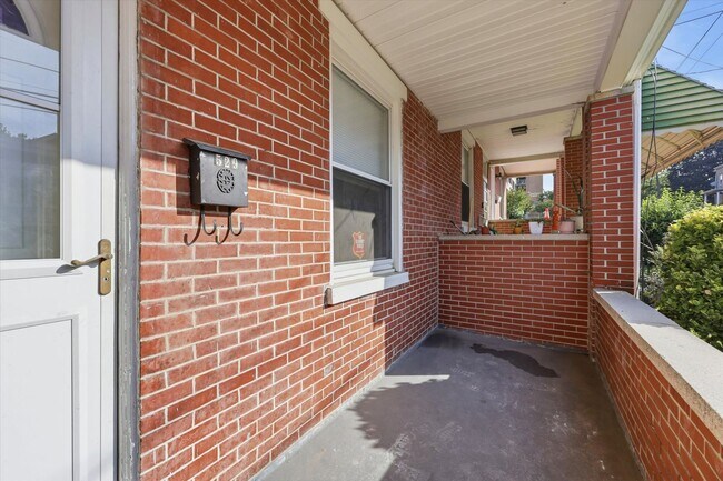 Building Photo - 529 N Clayton St