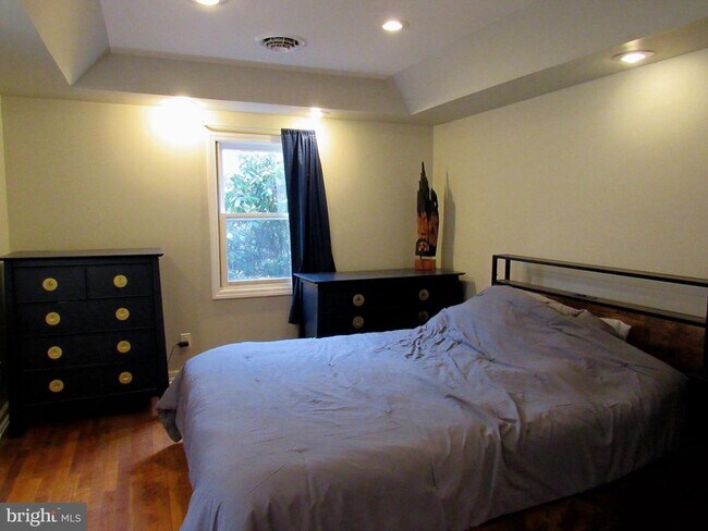 Foto del edificio - 286 Mission Rd N