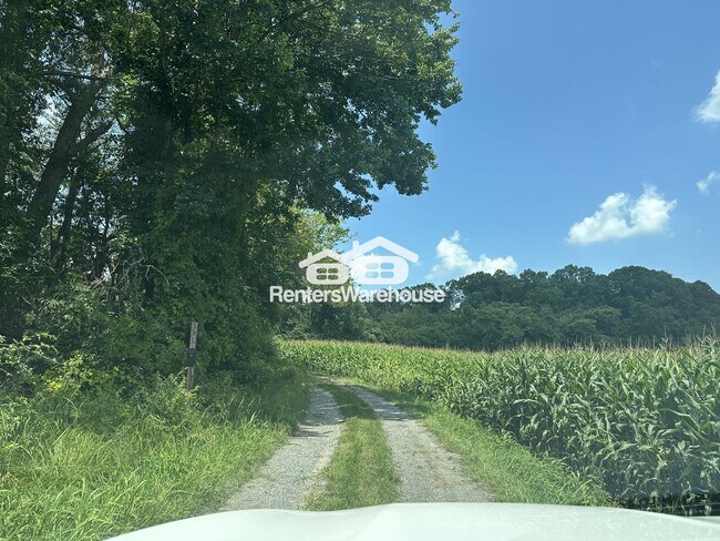 Foto del edificio - 17825 Falls Rd