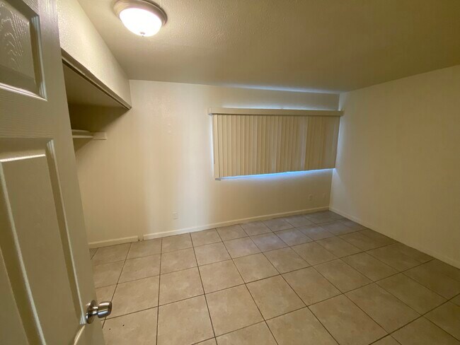 Building Photo - 2507 Windsor Dr