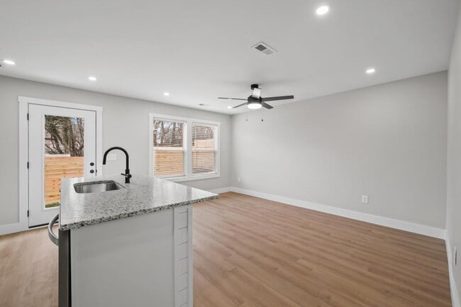 Building Photo - 126 Shipman Dr