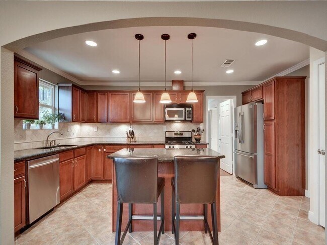 Foto del edificio - 610 W N Loop Blvd