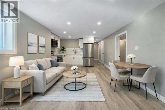 Building Photo - 47 Evelyn St