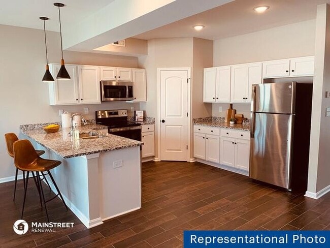 Building Photo - 2062 N Sarah Dr, Jeffersonville, IN 47130