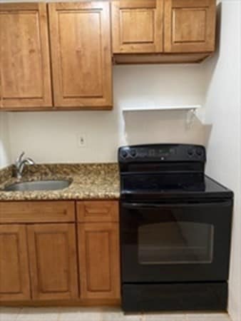 Building Photo - 100 Washington St