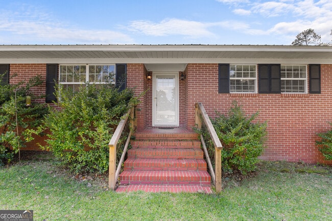 Building Photo - 202 Laurel Dr