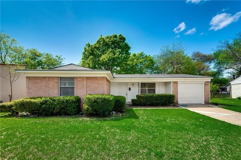 Primary Photo - 4731 Laurel Ln