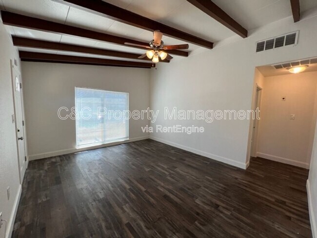 Foto del edificio - 2119 E Griffith Way