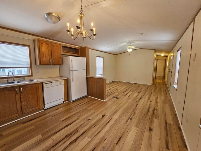 Foto del edificio - 32 Woodside Ln