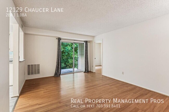 Foto del edificio - 12129 Chaucer Ln