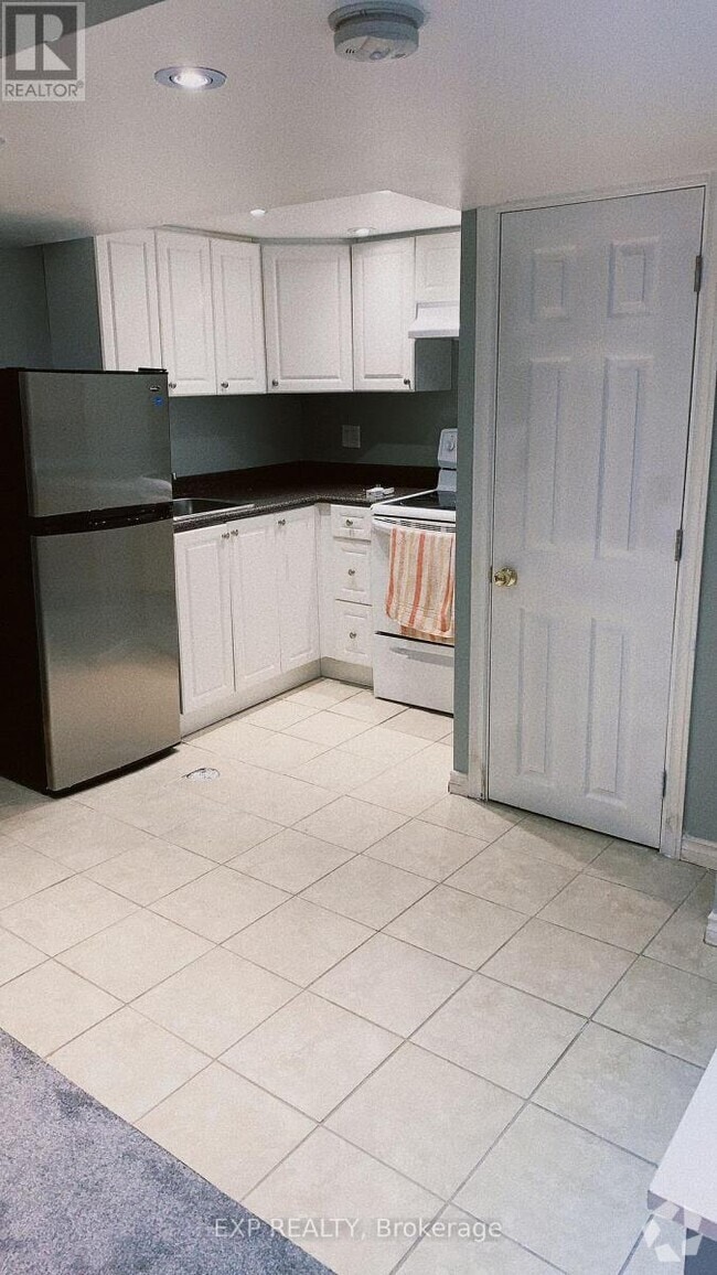Building Photo - 64 Sorrell Crescent
